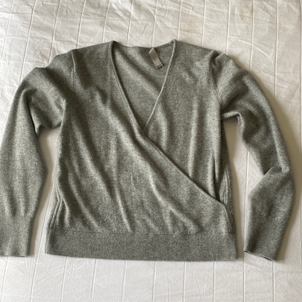 Everlane Gray V-Neck Sweater